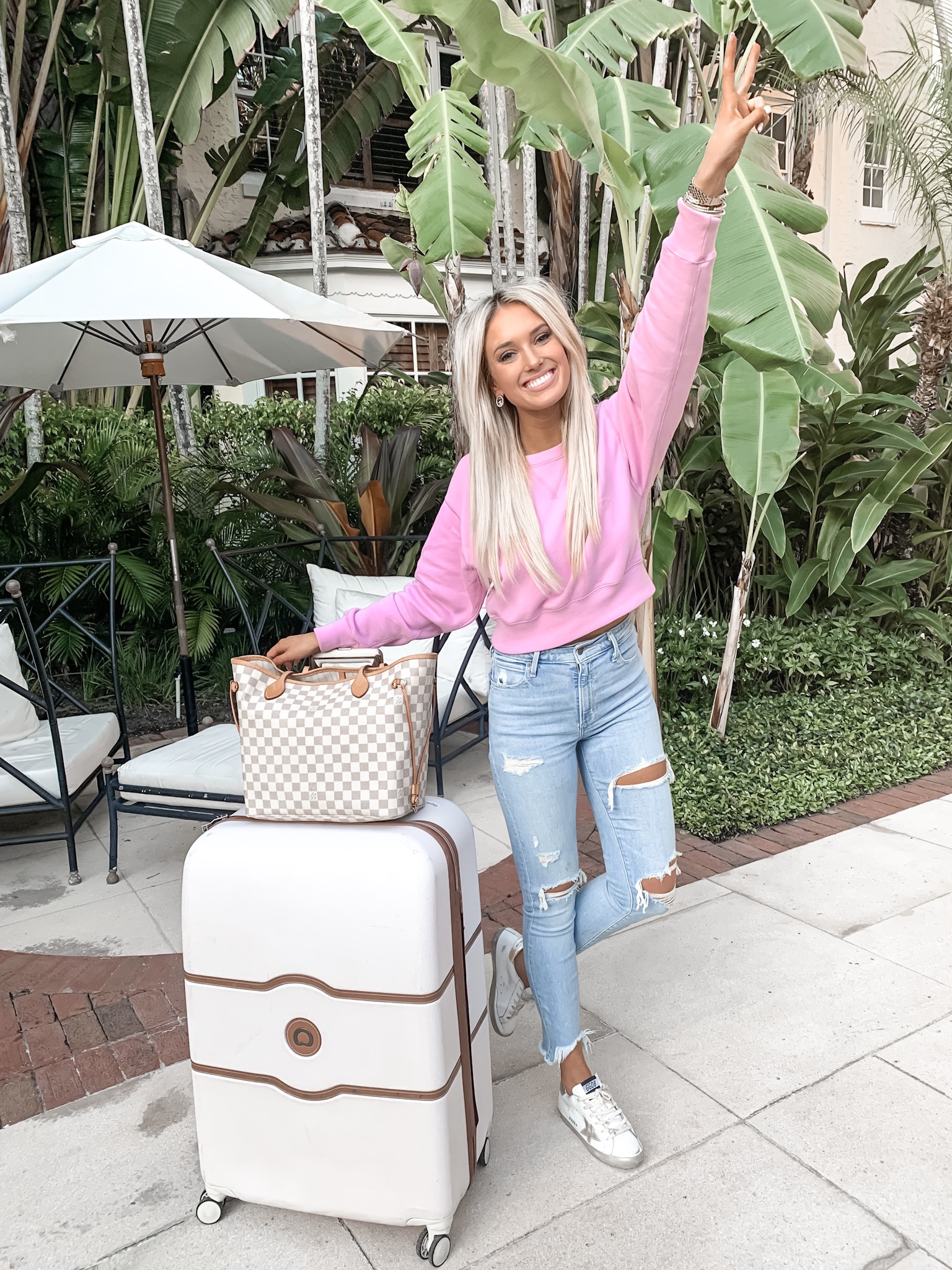 Comfy Travel Look – Champagne & Chanel